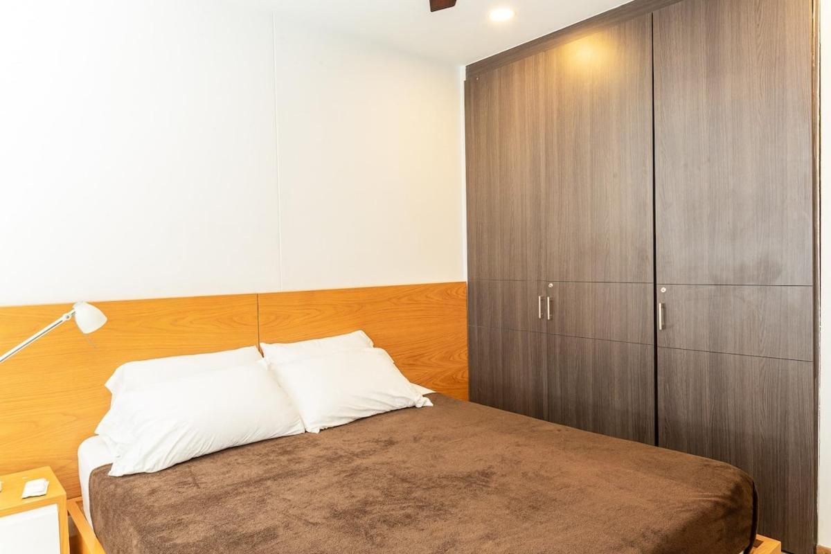 Dos Maderos Poblado Medellin 1 month minimum stay Apartamento Medellín
